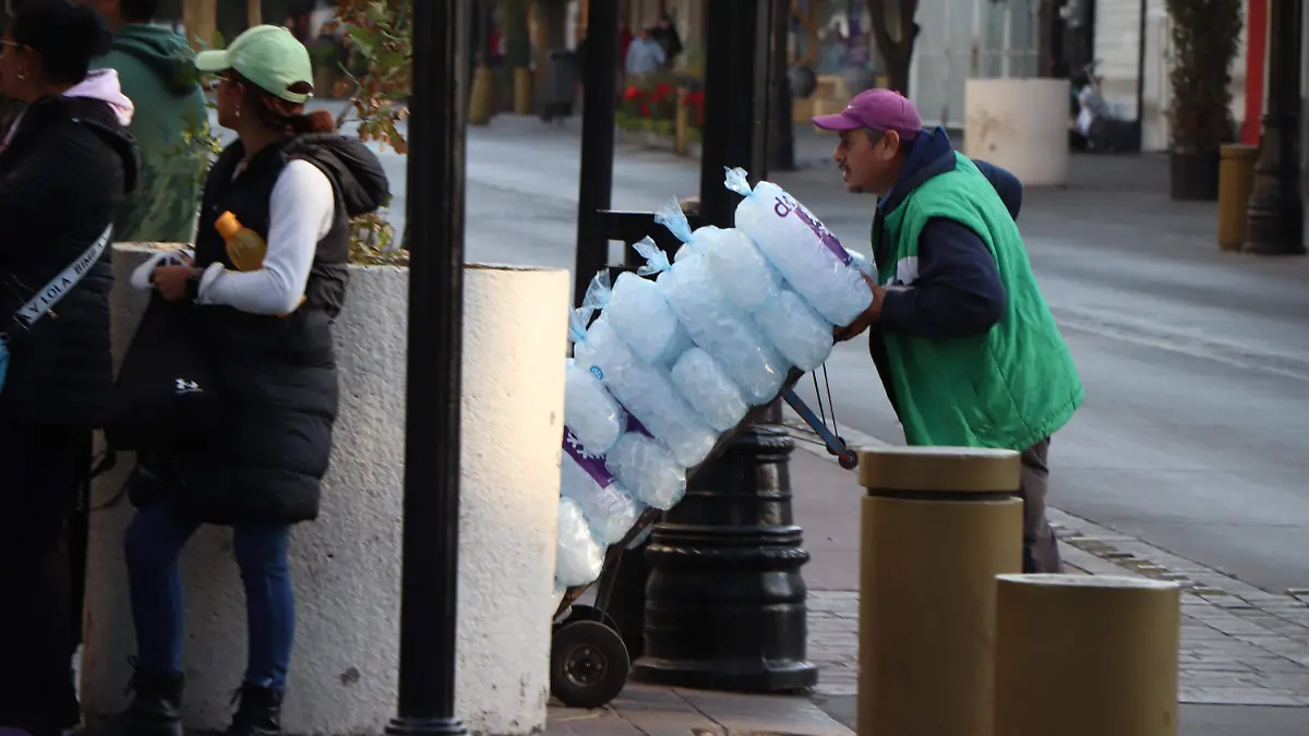 PERSONAS TRABAJANDO  (1)